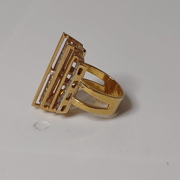Very Pretty Size 4.75 Two Tone Gold Electroplated Ring - Picture 3 of 13